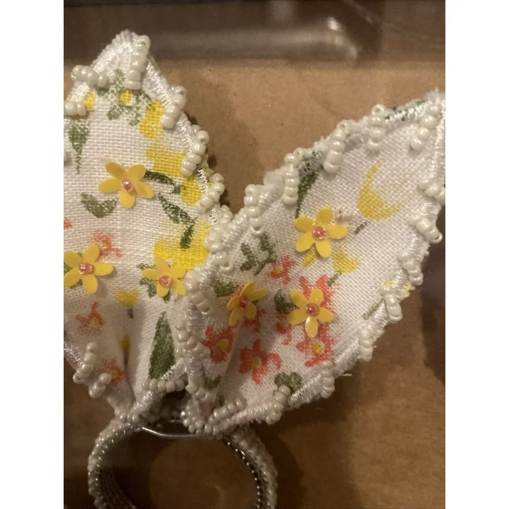 SIGRID OLSEN FLORAL EASTER BUNNY BEADED NAPKIN RINGS NEW!!! Set of 4 CUTE! - Picture 3 of 3